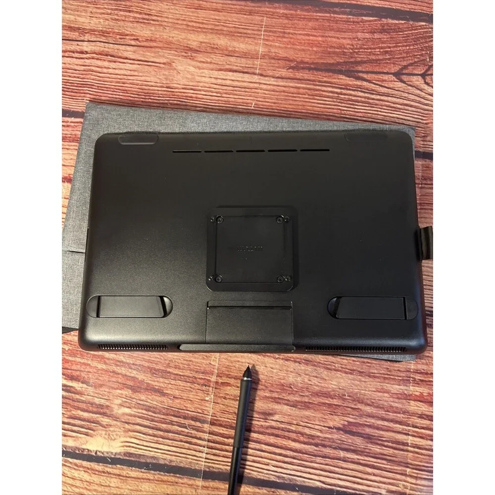 Wacom - Cintiq 16 Creative Pen Display Drawing Tablet / Black / DTK1660K0A